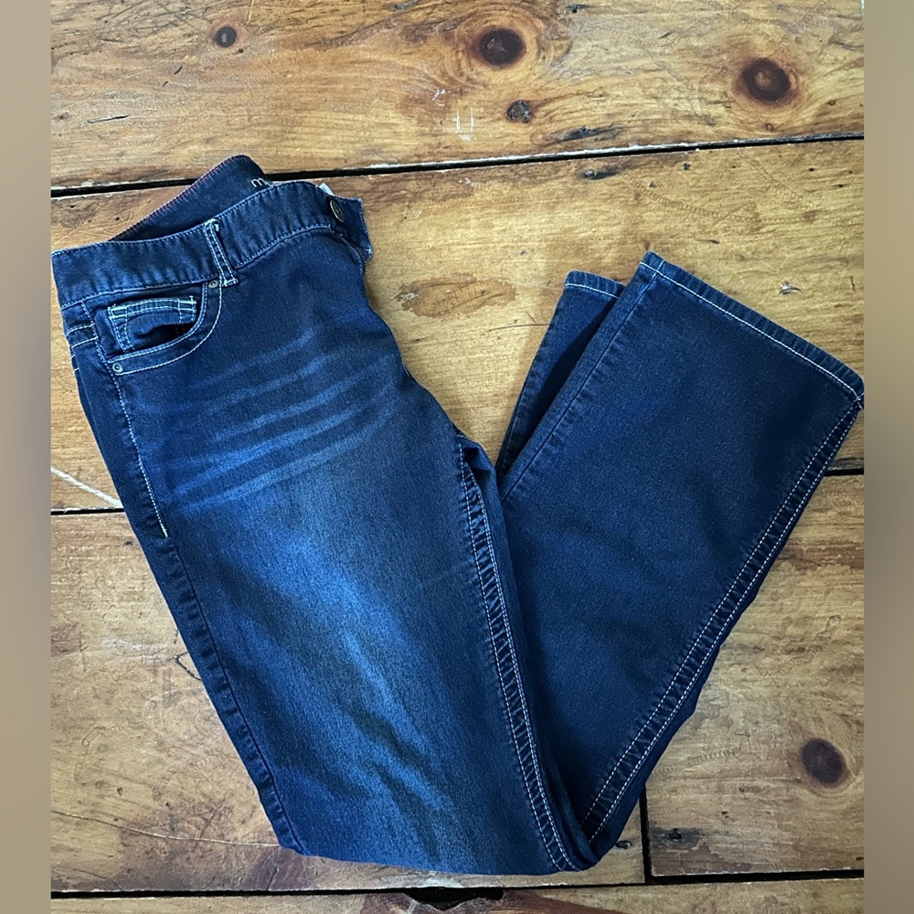 Maurice’s straight leg stretchy jean